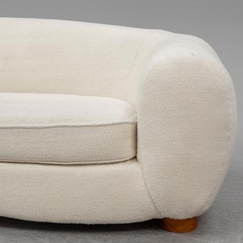 ANDREAS MARTIN-LÖF, a sofa, "Hommage à ´l'Ours Polaire´", for Lyceum, produced in Sweden 2017.