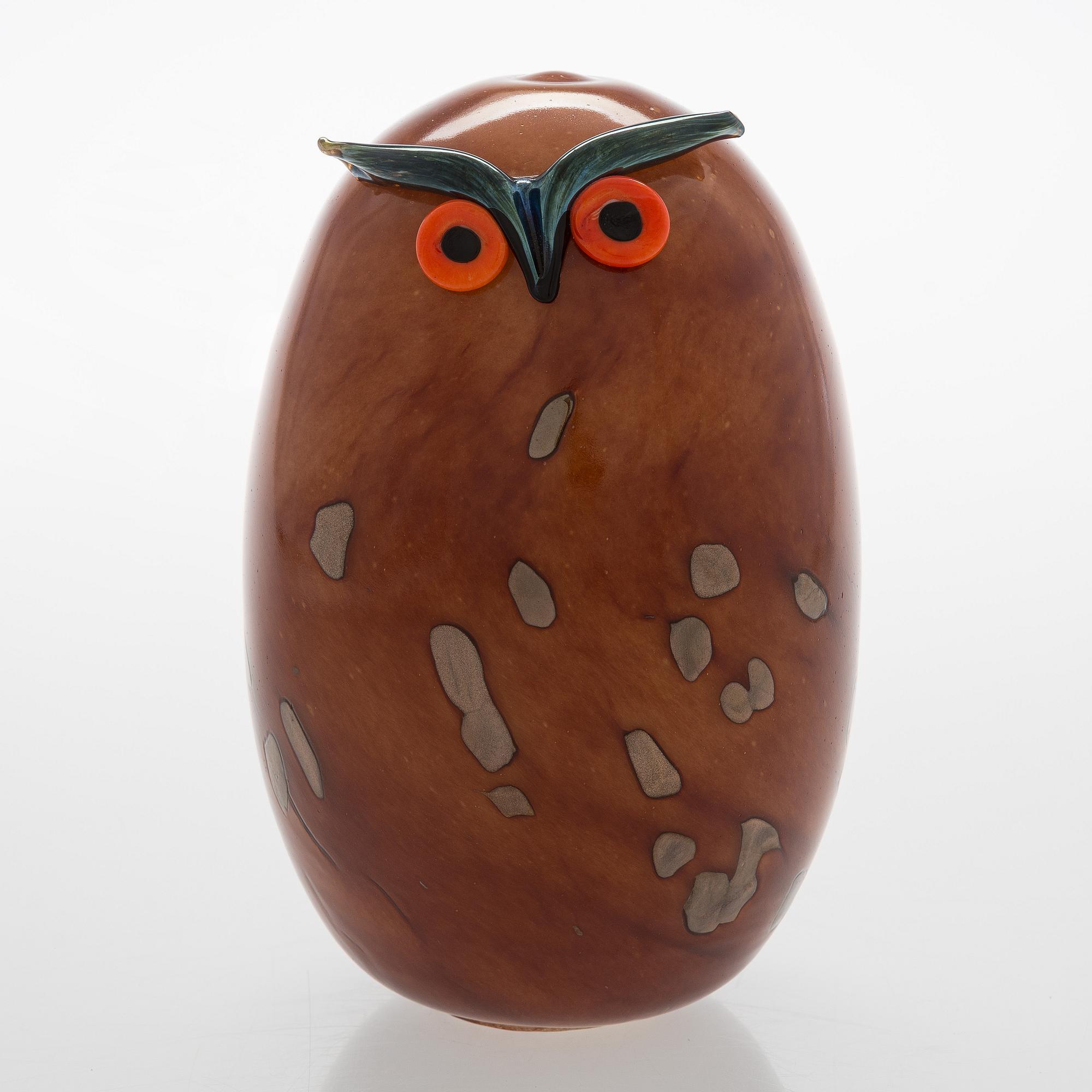 Oiva Toikka, a glass bird, 'Uhuu', signed O. Toikka Nuutajärvi.