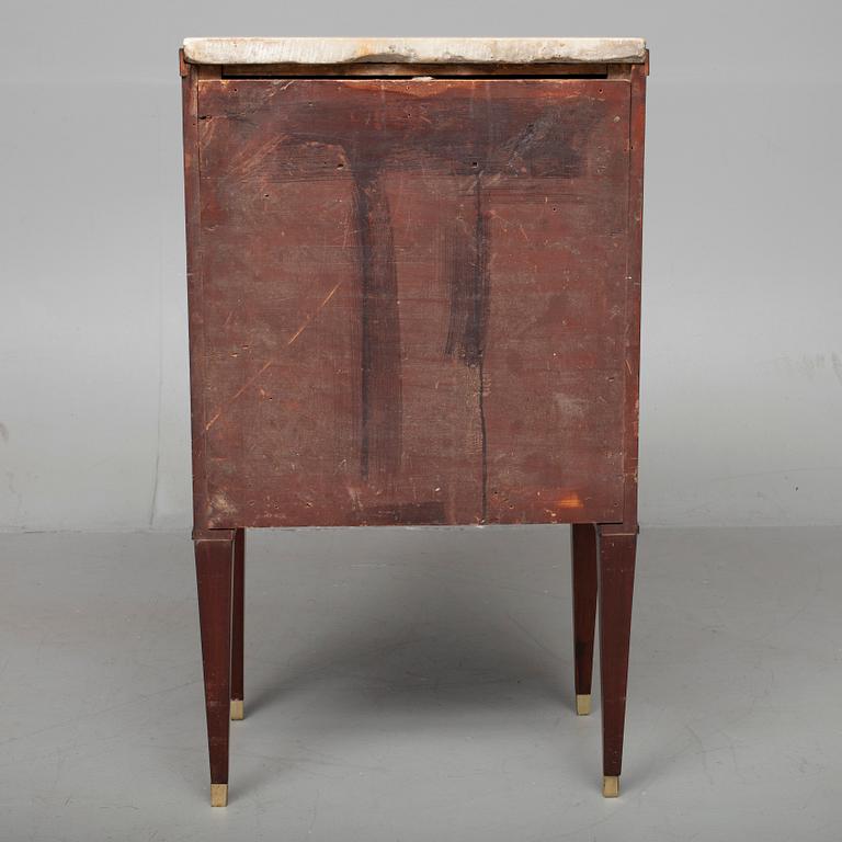 NATTDUKSBORD / POTTSKÅP, sengustaviansk, omkring 1800.