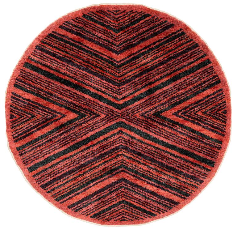 Barbro Nilsson, matta "Tigerfällen röd", rya, diameter 257 cm, osignerad.