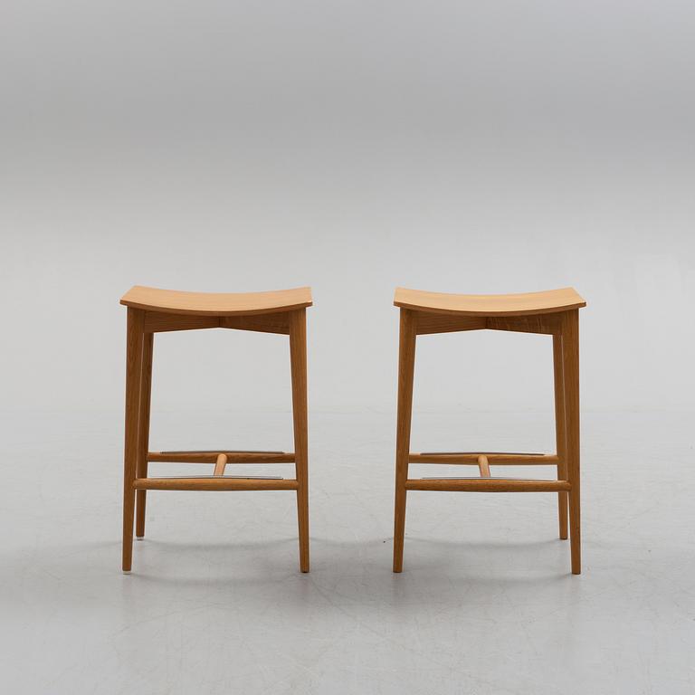 JONAS LINDVALL, pallar, 2 st, "Oak", Skandiform, 2000-tal.