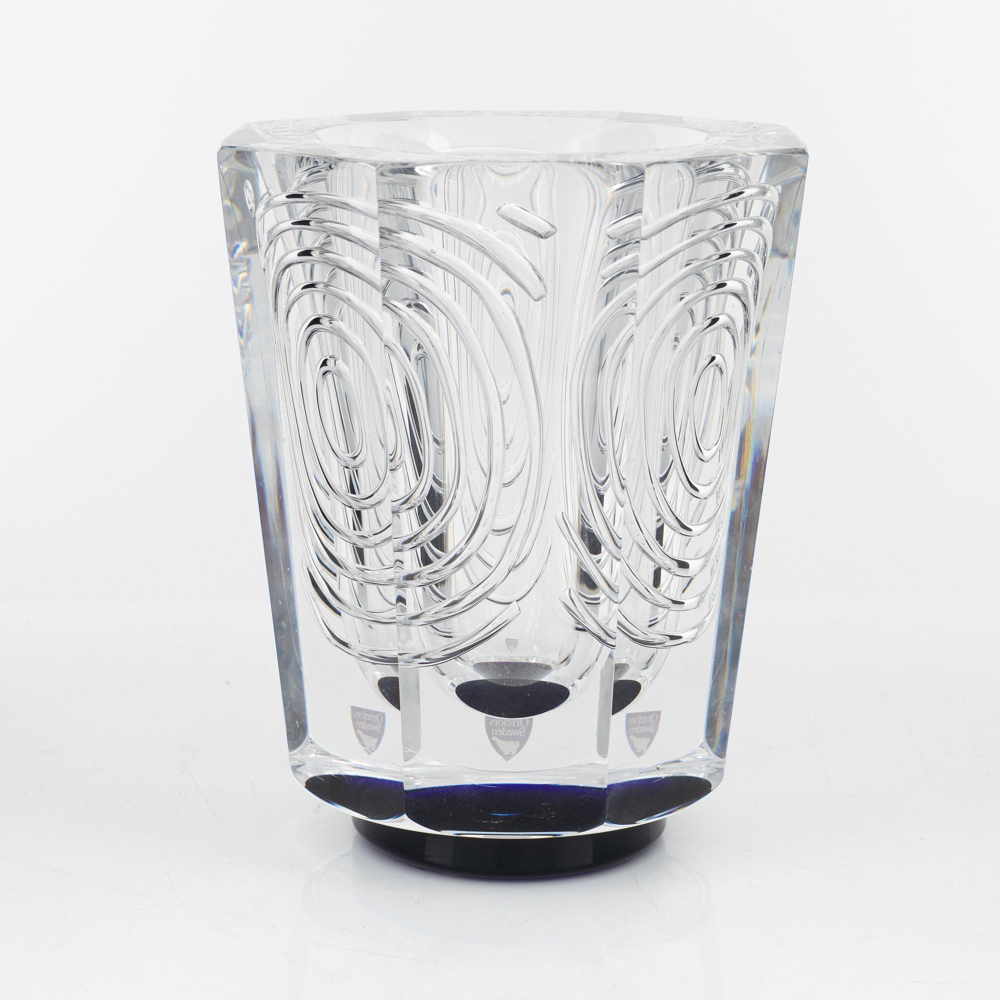 Jan Johansson, a glass vase, Orrefors Gallery, 9/40, 1990.