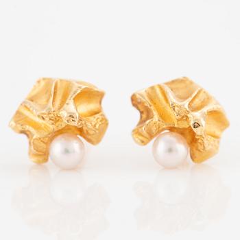 Björn Weckström, Lapponia, earrings, "Saana", 18K gold with pearls.