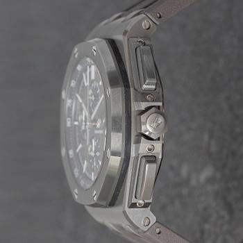 Audemars Piguet, Royal Oak Offshore, "Grey Ceramic", chronograph, ca 2019.
