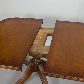 Matbord och stolar, 8 st, England 1970-tal.