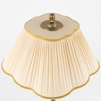 Harald Notini, bordslampa, modell "6947", Arvid Böhlmarks Lampfabrik, 1920-30-tal.