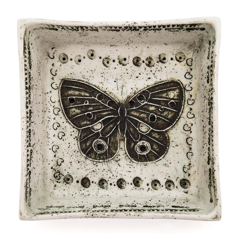 Rut Bryk, seinäreliefi, kivitavaraa, signeerattu BRYK.