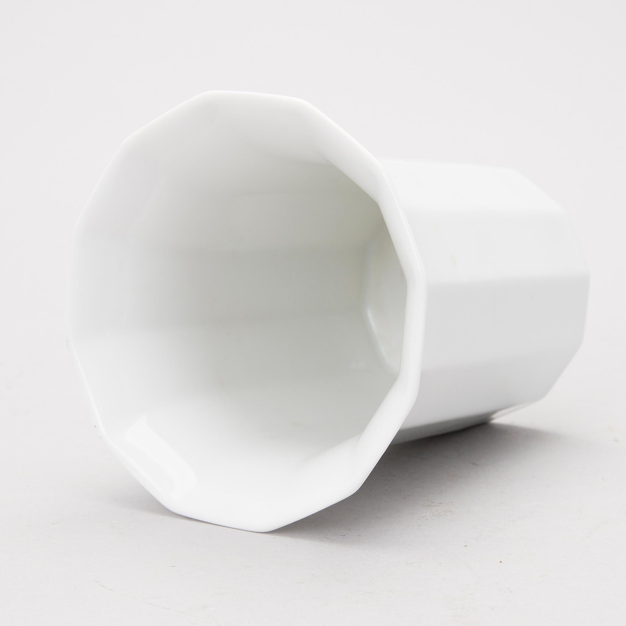 A 53 piece "Winterreise" & "Polygon"  dinner/coffee set by Rut Bryk and Tapio Wirkkala for Rosenthal. Late 20th century.