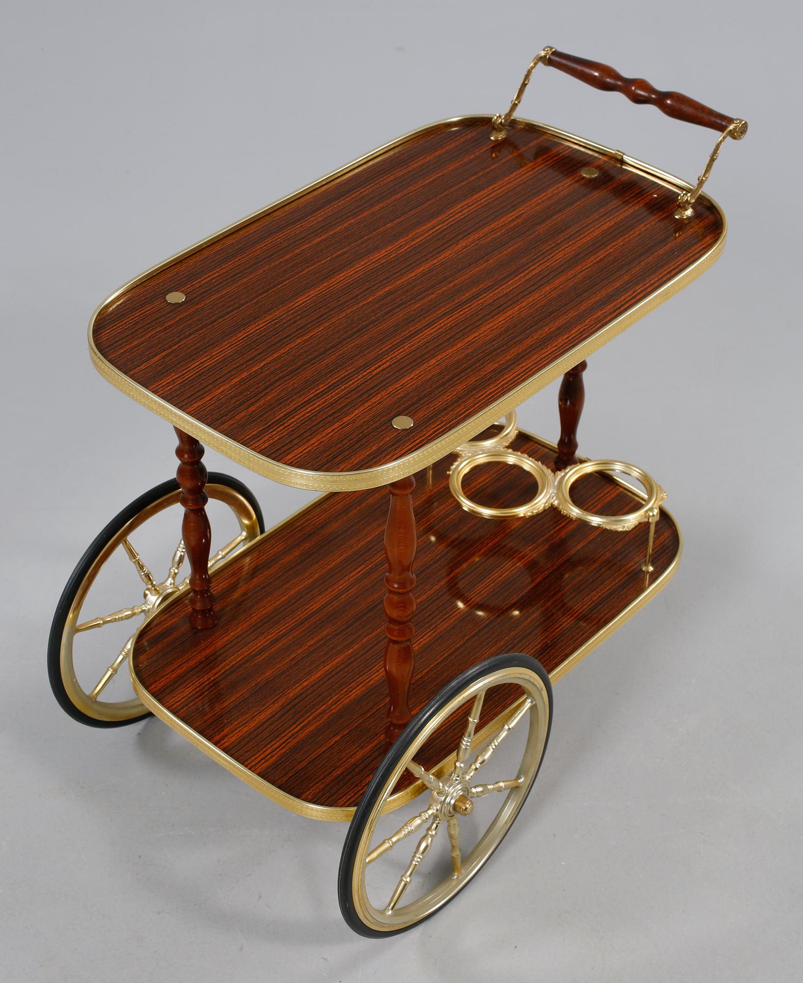 SERVERINGSVAGN, 1900-talets andra hälft.