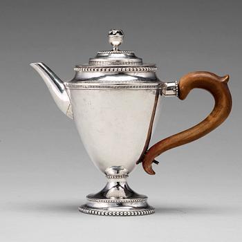 125. A Swedish 18th century silver tea-pot, mark of Stephan Halling, Örebro 1788.
