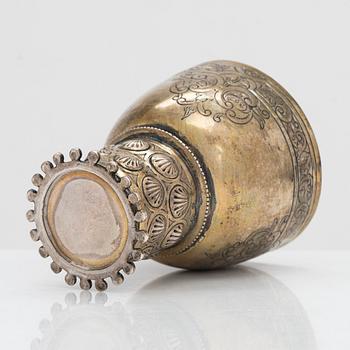 A gilded silver beaker. Unidentified maker's marks, import marks Chester 1899.