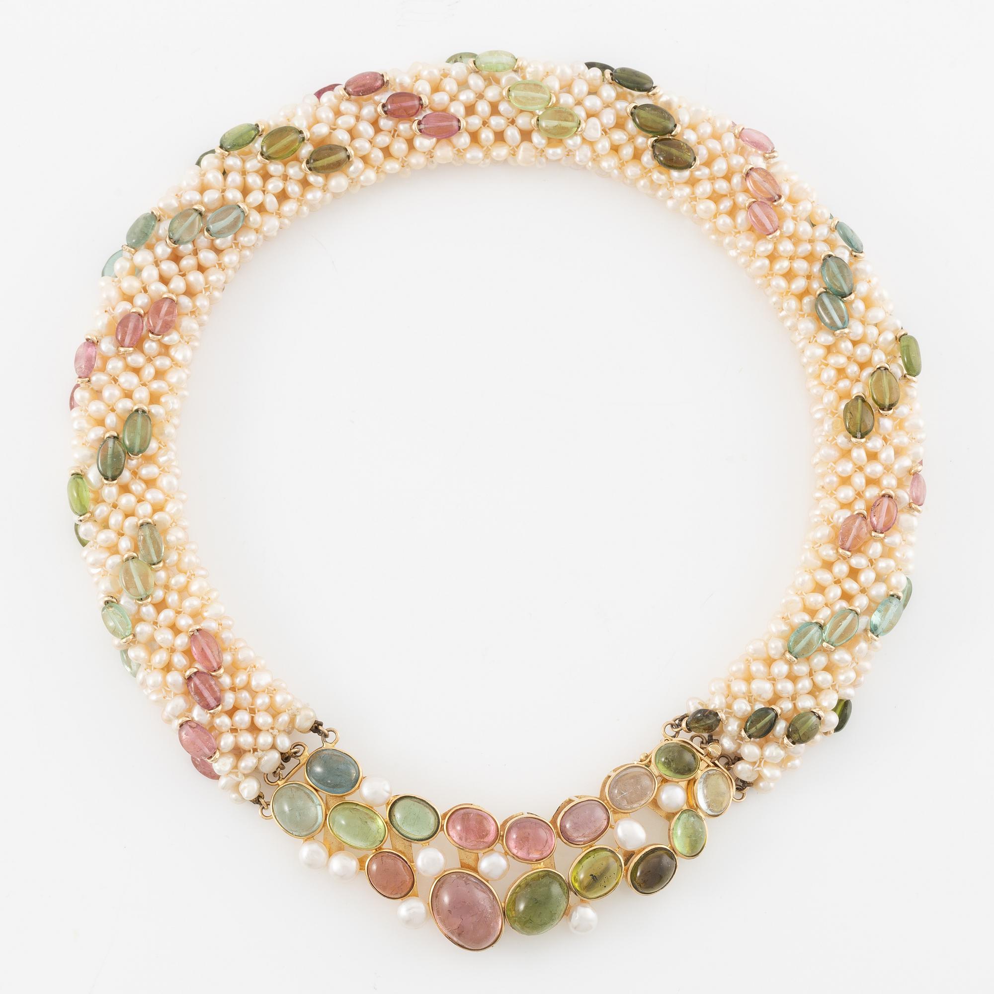 Necklace in 14K gold with cabochon-cut tourmalines and cultured pearls.