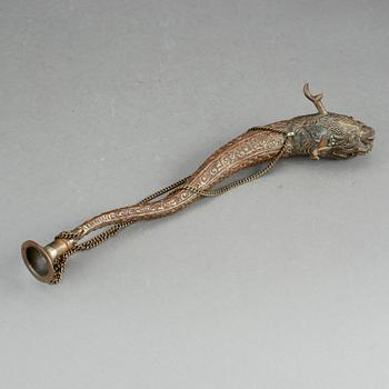 VÅG OCH HORN/TRUMPET, Asien, 1900-tal.