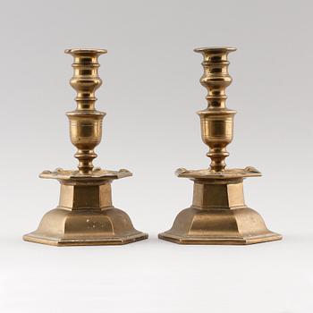 LJUSSTAKAR, 1 par, barockstil, mässing, 1800-/1900-tal.