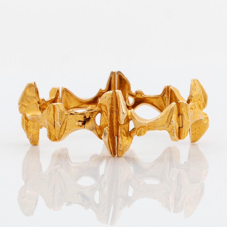 An 18K gold Lapponia bracelet.