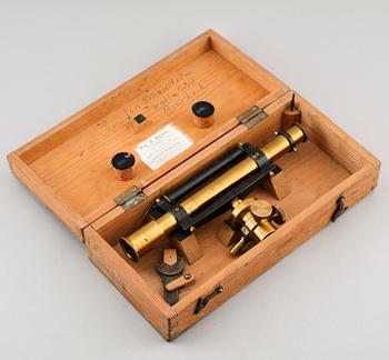 AVVÄGNINGSINSTRUMENT, mässing, Fr J Berg, Stockholm, 1900-talets första hälft.