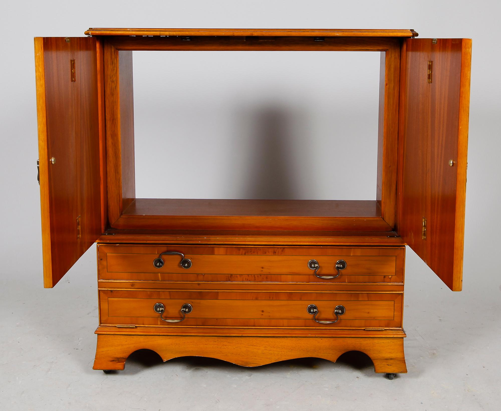 TV-MÖBEL, idegran, 1900-tal.