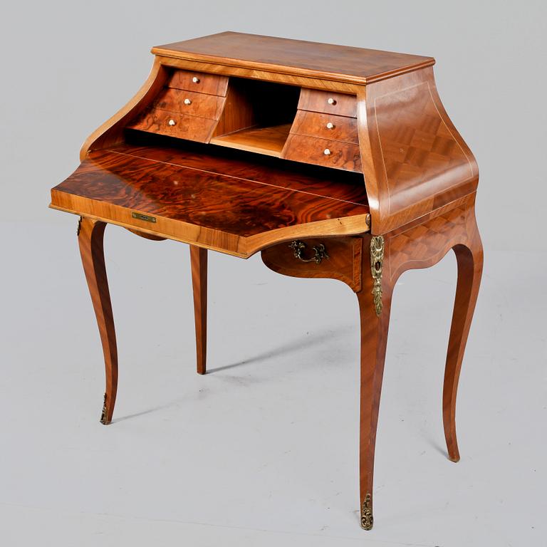 SEKRETÄR, rokokostil, omkring 1900-talets mitt.