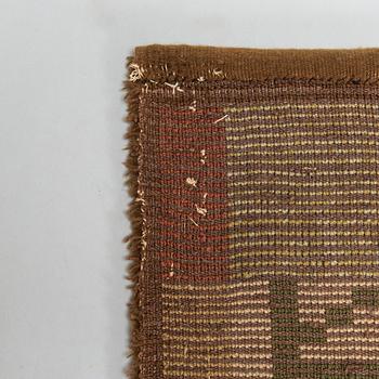 Margareta Ahlstedt-Willandt,  rya, modell för Finska handarbetets vänner. Ca 194 x 145 cm.