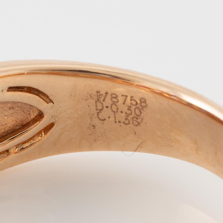 Ring 18K med flerfärgade safirer och briljantslipade diamanter.