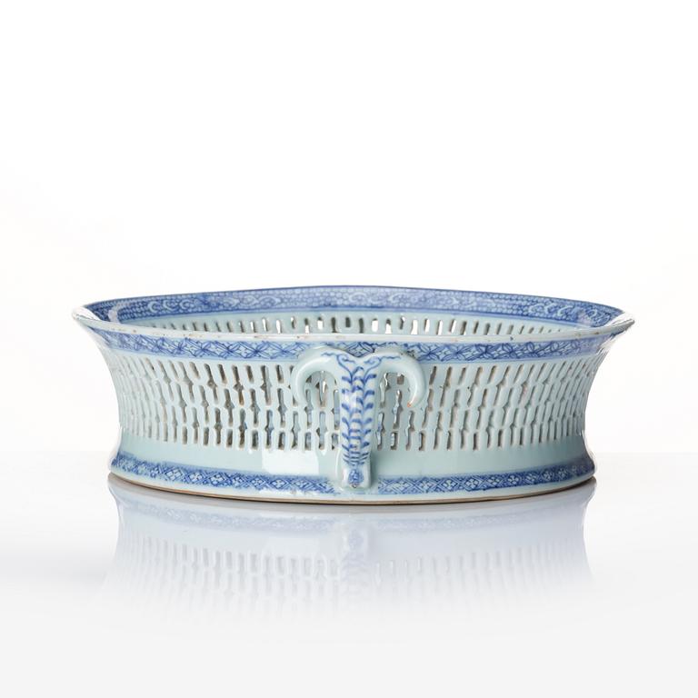 Gallerskål, kompaniporslin. Qingdynastin, Qianlong (1736-95).