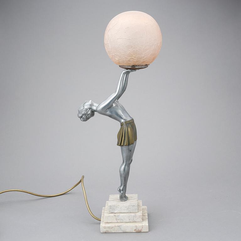 BORDSLAMPA, metall, 1900-talets andra kvartal.