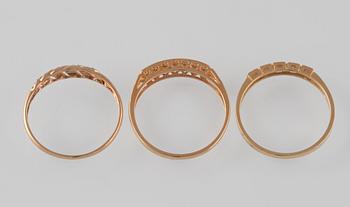 RINGAR, 3 st, 18K guld samt åttkantslipade diamanter, kattfotstämplade. Vikt 5,8 gram.