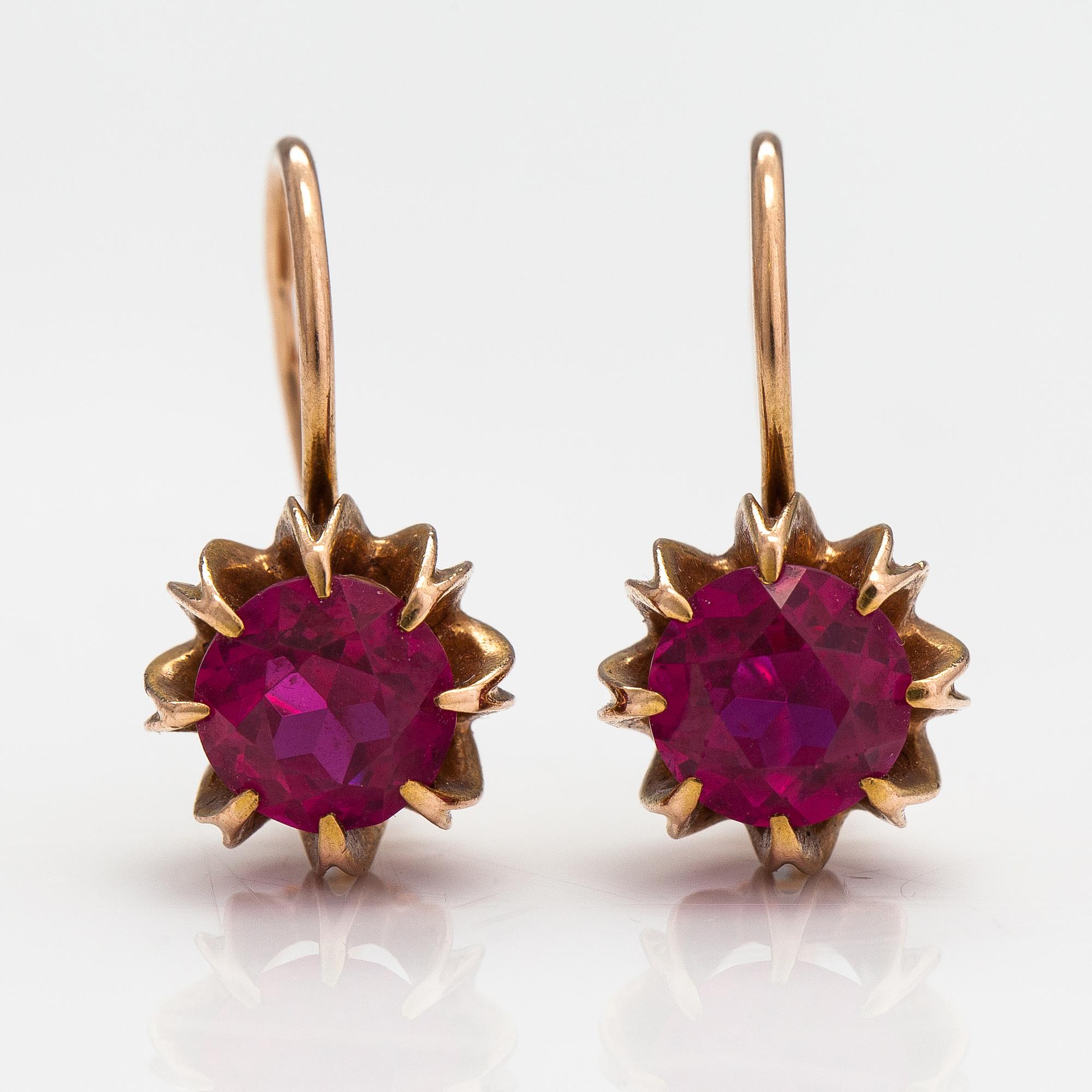 A pair of 14K gold and synthetic ruby earrings. Soviet union. Bukowskis