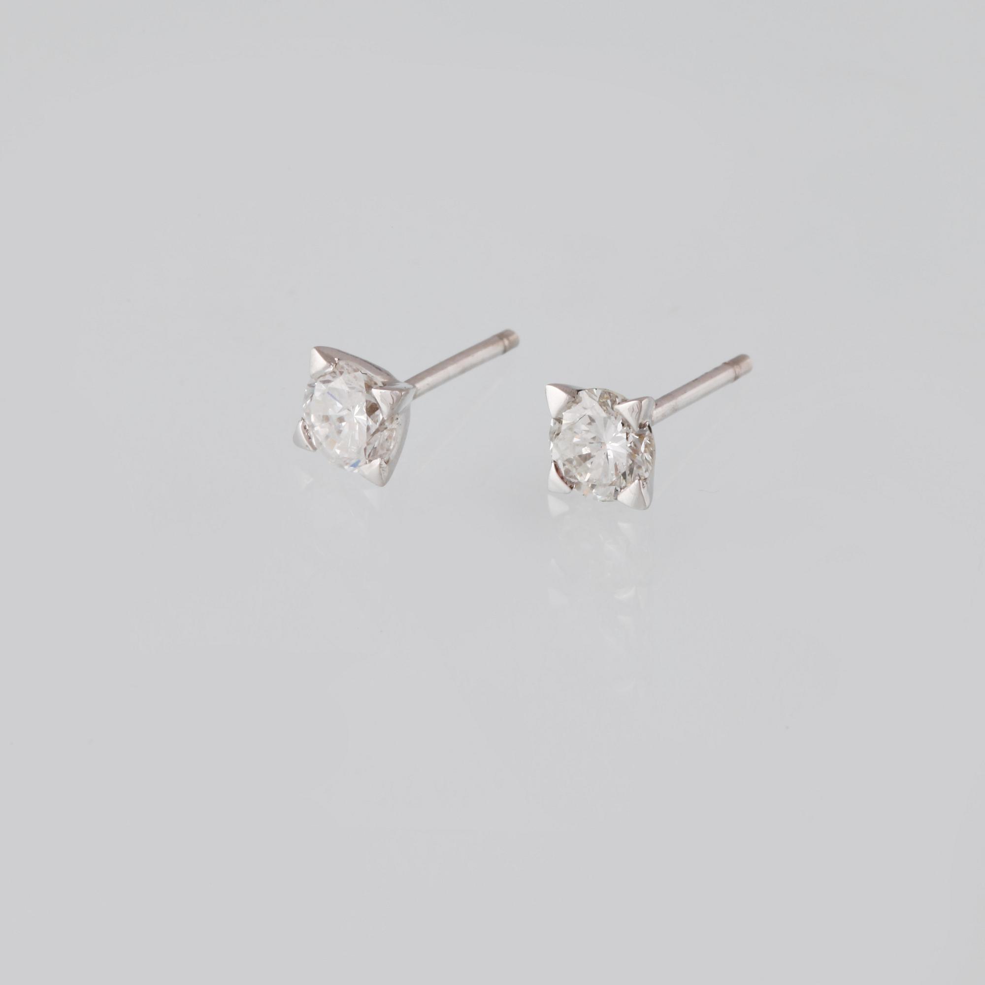 ÖRHÄNGEN, 18K vitguld med briljantslipade diamanter ca 1.14 ct. Vikt 1,4 gram.