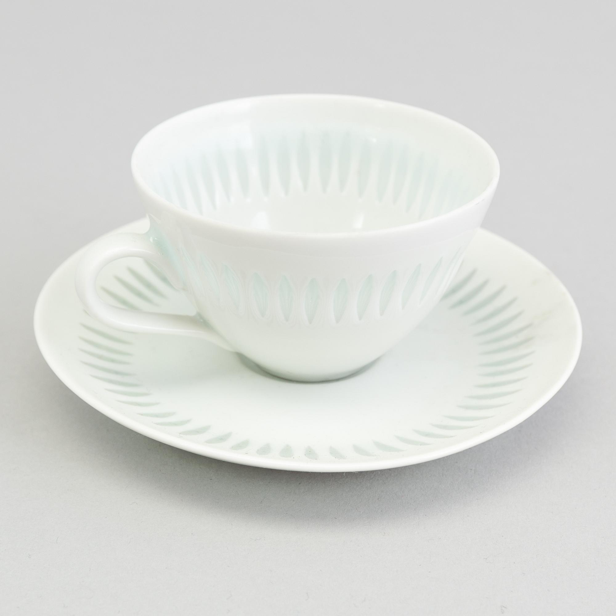 Six items of rice porcelain by Friedel Holzer-Kjellberg, signed Arabia, FHIG, Finland.