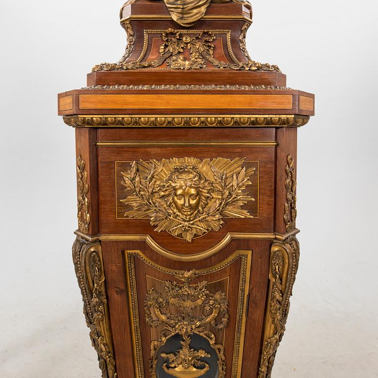 Golvur Louis XV-stil 1800-talets senare del.