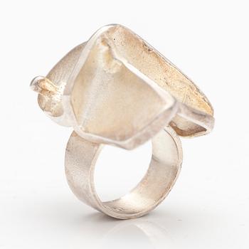 BJÖRN WECKSTRÖM, A sterling silver ring "Magmassa". Lapponia 1969.