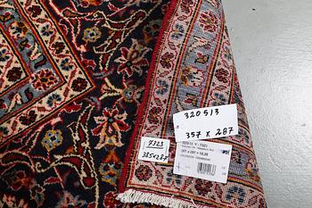 A carpet, Kashan, ca 357 x 287 cm.