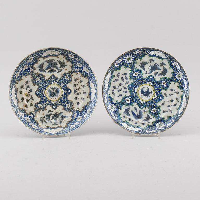 TALLRIKAR, 1 par, porslin, Kina, 1700-tal.