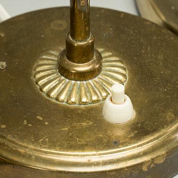 BORDSLAMPOR, 3 st, mässing. 1900-tal.