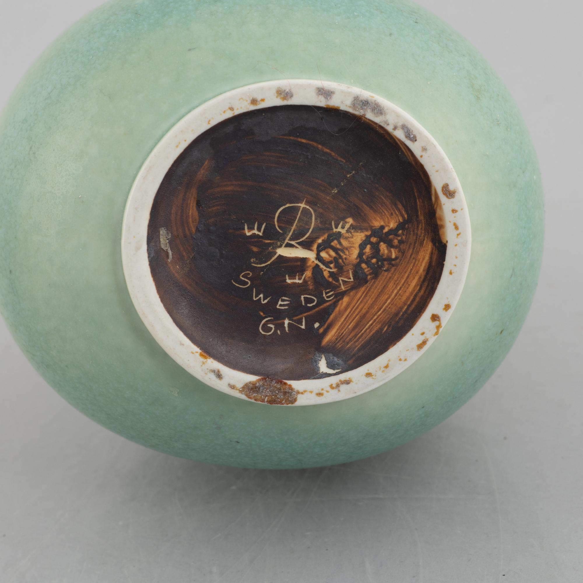 Gunnar Nylund, five pieces of stoneware, Rörstrand, Sweden.