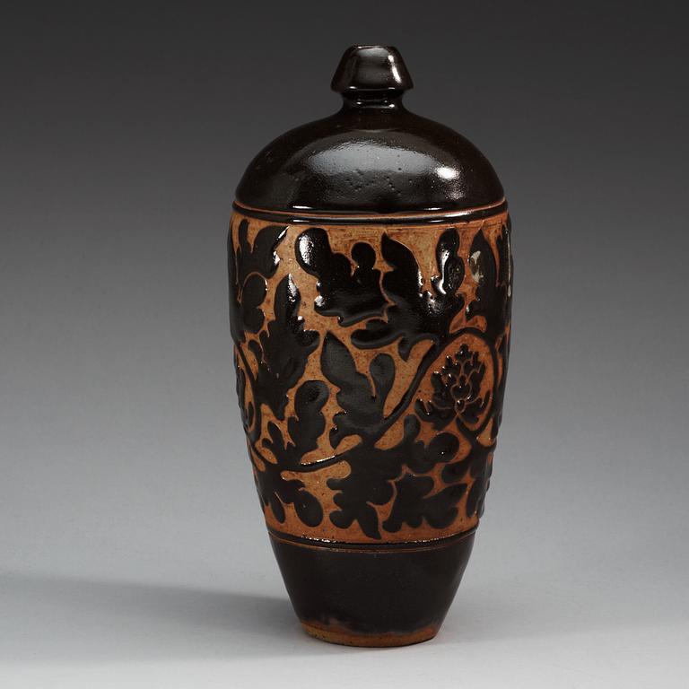 A brown glazed vase, Yuan dynasty (1271-1368).
