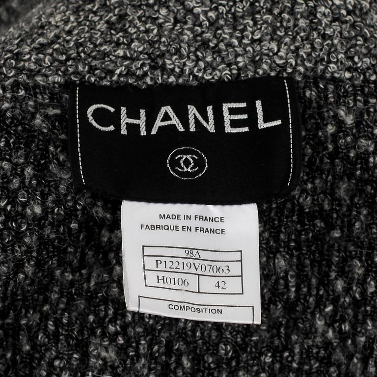 JACKA, Chanel.