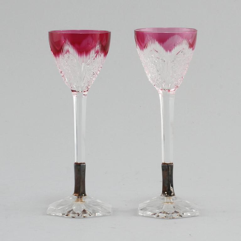 VINGLAS, 17 st, samt SNAPSGLAS, 7 st, omkring 1900-talets mitt.