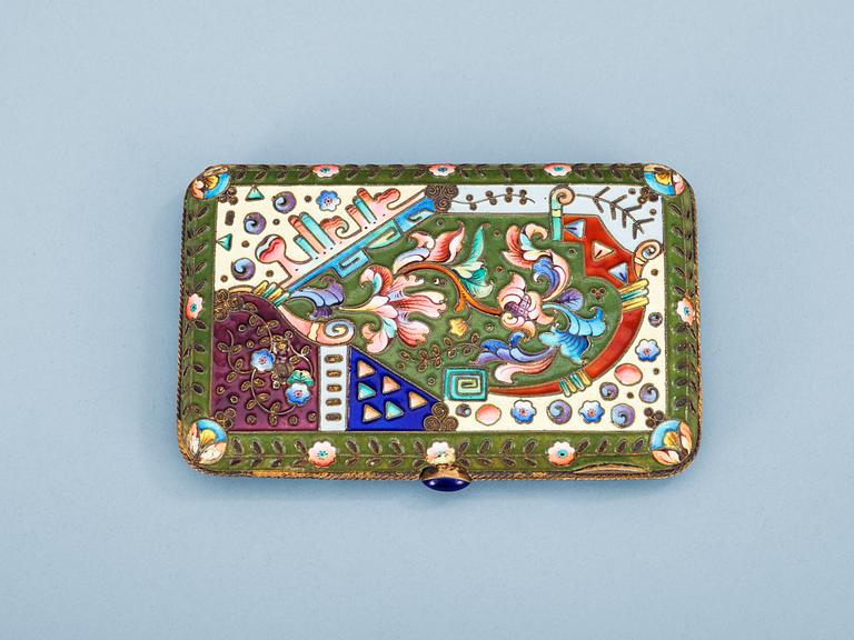 A Russian 20th century silver-gilt and enameld cigarett-case, unidentified makers mark, Moscow 1908-1917.