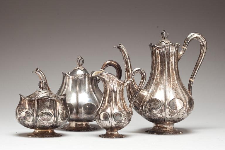 KAFFE-OCH TESERVIS, 4 delar. Silver. Bernt Erlandsson(1867-1917). Kristianstad 1914. Ca 2000g.