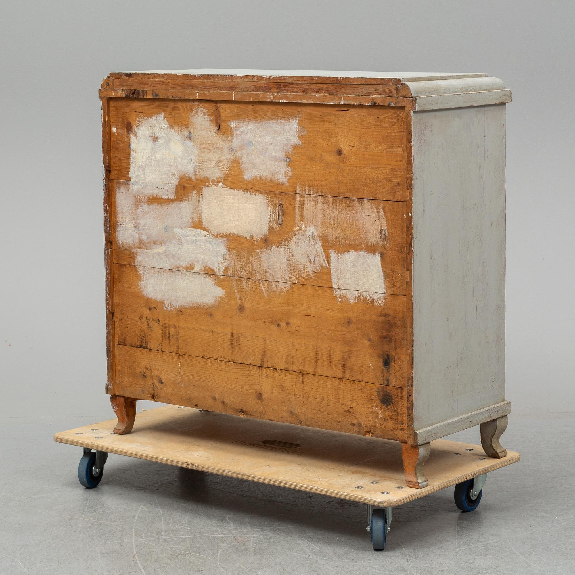 A chest of drawers from the mid 19th century.