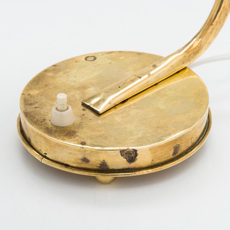 A mid 20th century brass table lamp.