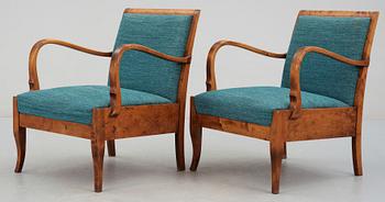 FÅTÖLJER, ett par, 1930/40-tal.