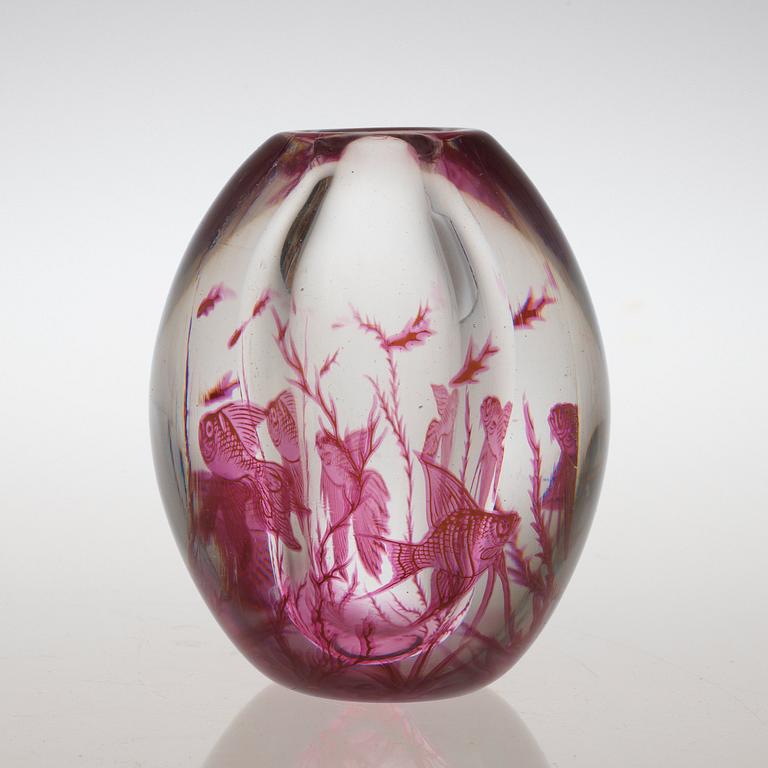 An Edward Hald 'Fiskgraal' glass vase, Orrefors 1948.