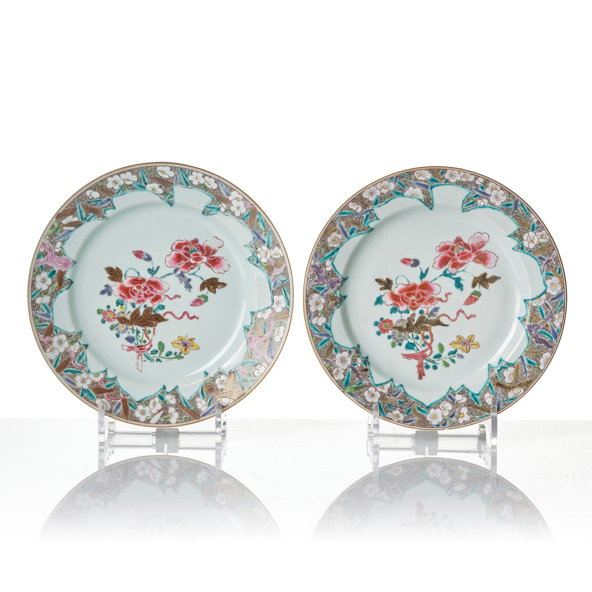 A famille rose serving dish and six dinner plates, Qing dynasty, Qianlong (1736-95).