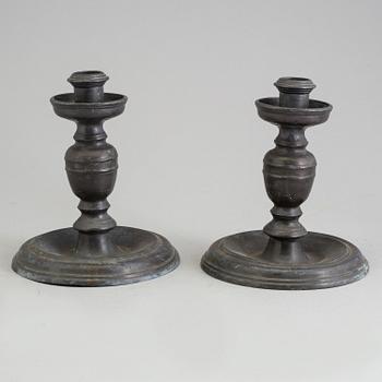 A PAIR OF BARQUE PEWTER CANDLESTICKS, 17th/18th century.