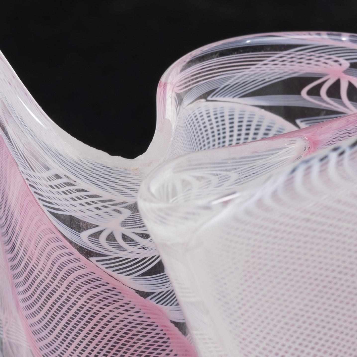 Paolo Venini & Fulvio Bianconi, a 'Fazzoletto' vase, Murano, Italien.