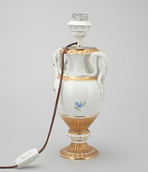 BORDSLAMPA, porslin, Meissen, 1900-talets första hälft.