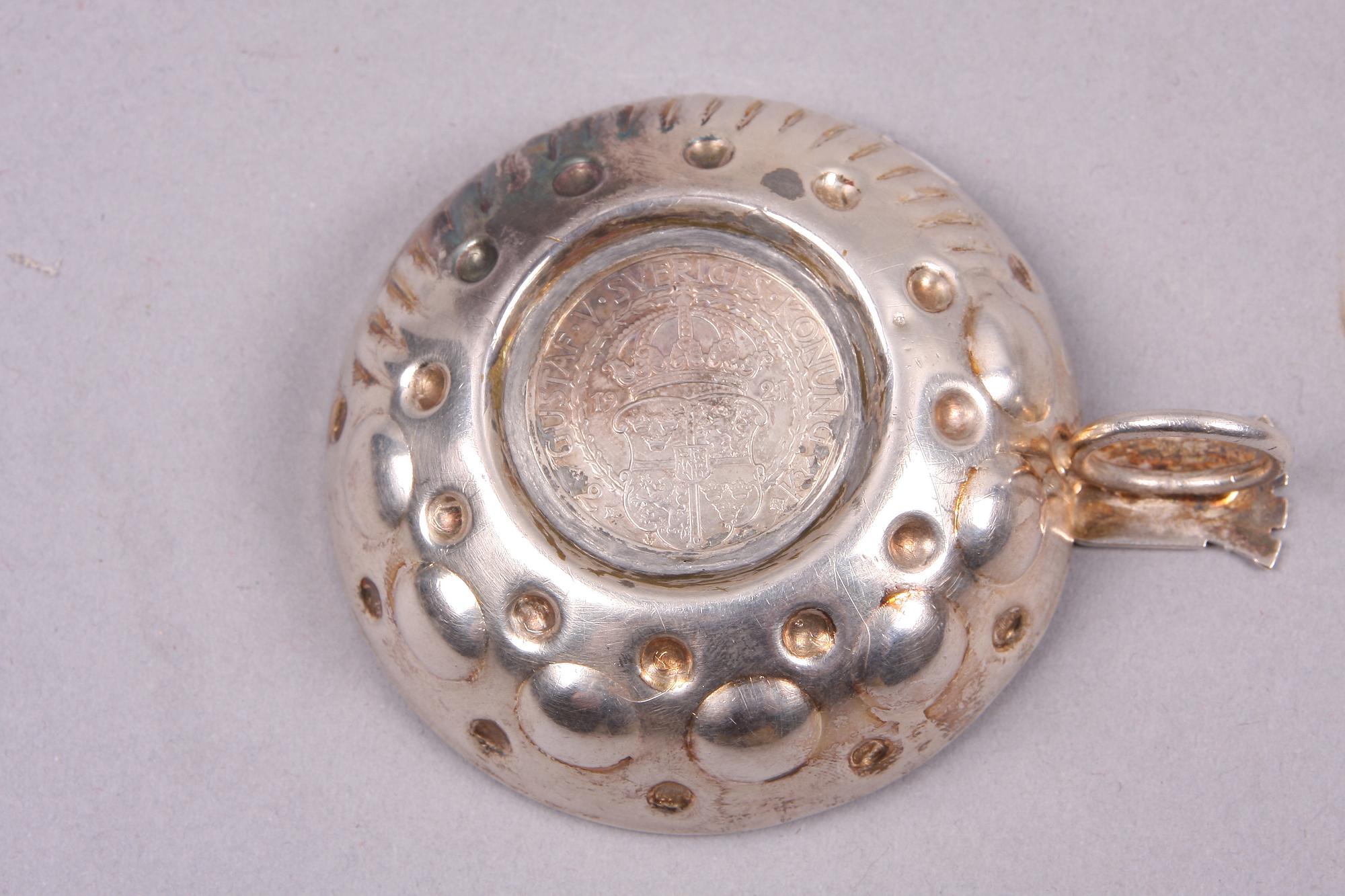 FLAKONG, TESIL SAMT VINPROVARSKÅL, 3 delar, silver, bla Frankrike, 1900-tal.